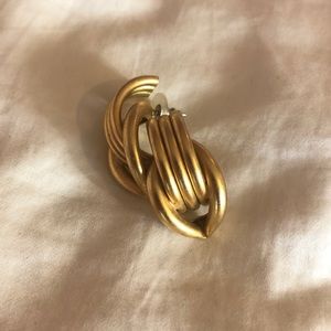 {Vintage} Gold Tone Earrings